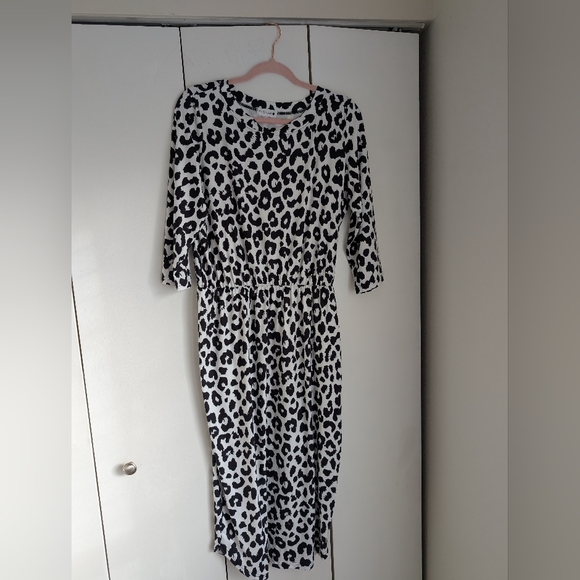 Dresses & Skirts - Nuggles L Harper Jane Black and White Leopard Print Dress